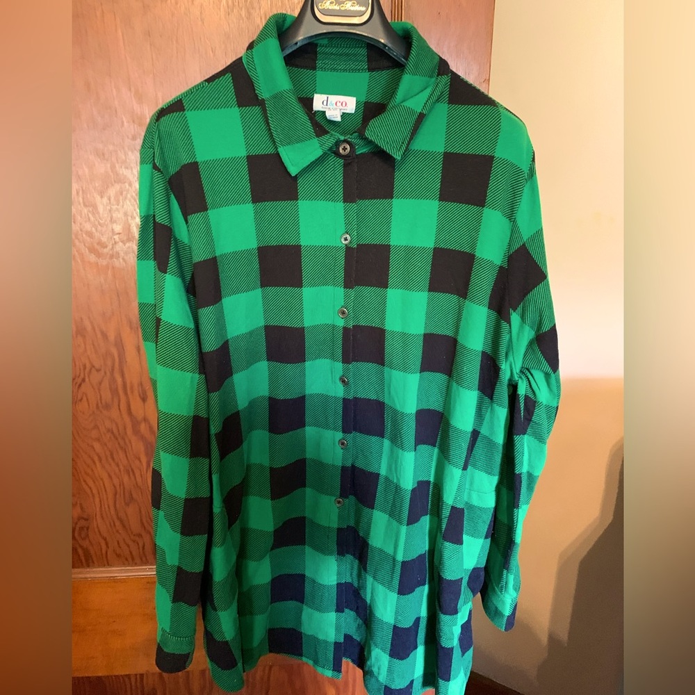 Buffalo plaid shacket. Light weight. With pockets. Comfy & soft. Smoke free home